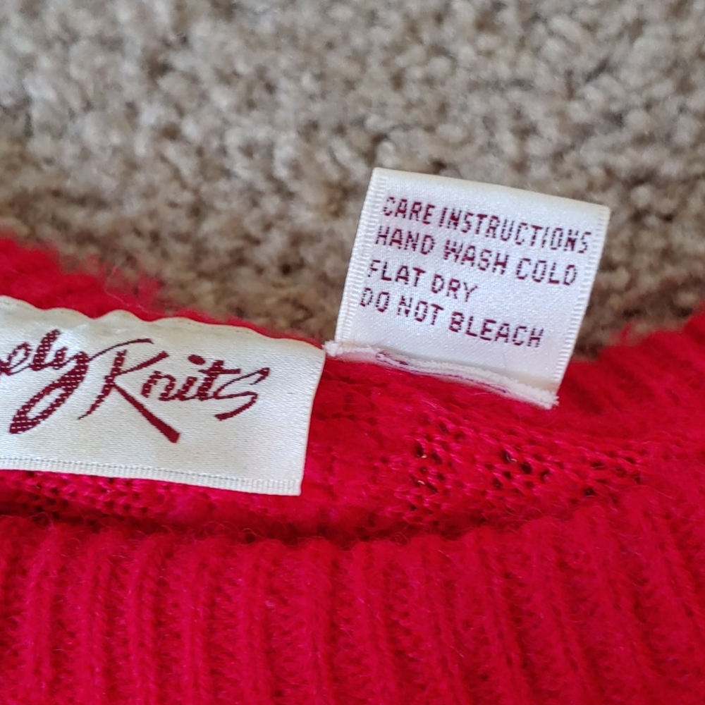 Classic red vintage chenille gold tinsel sweater - Picture 10 of 11